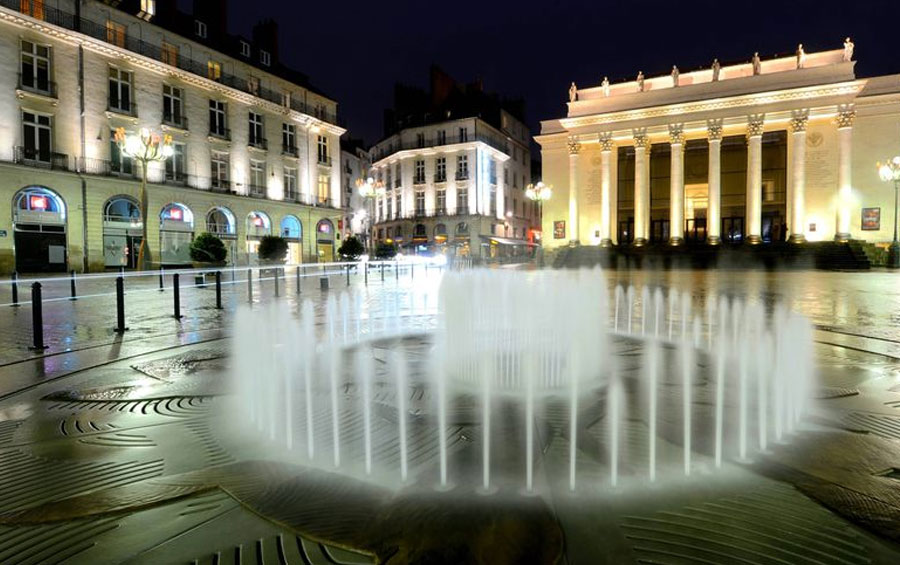 Place de l'Opéra à Nantes - Visites autour de la Résidence Charles Roger